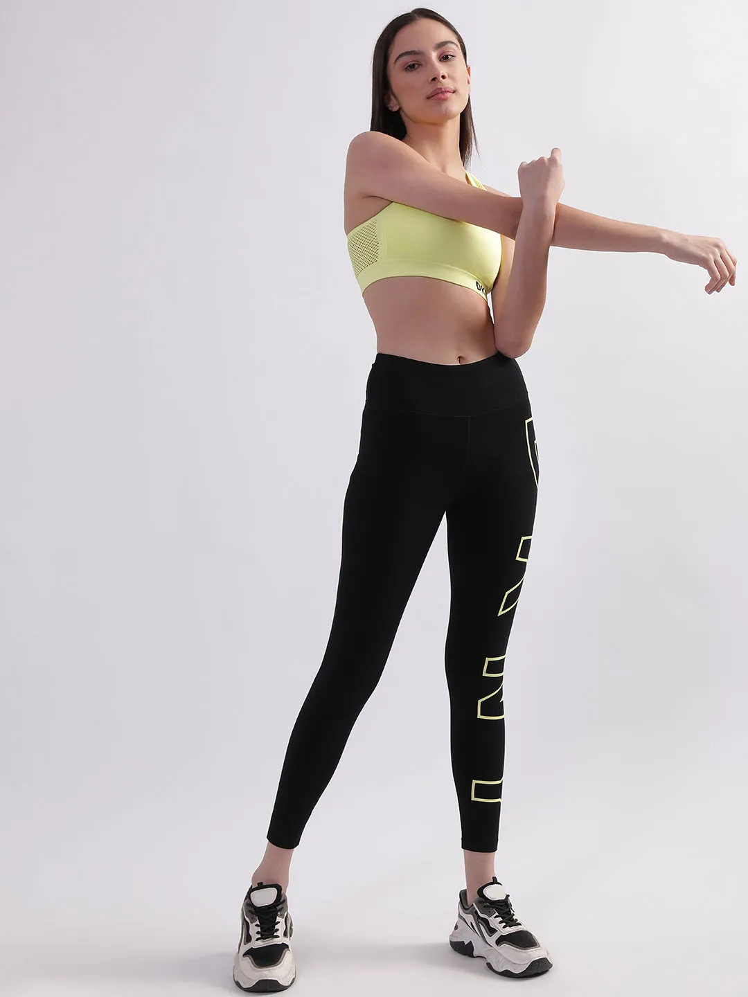 DKNY Women Lime Solid Fitted Leggings