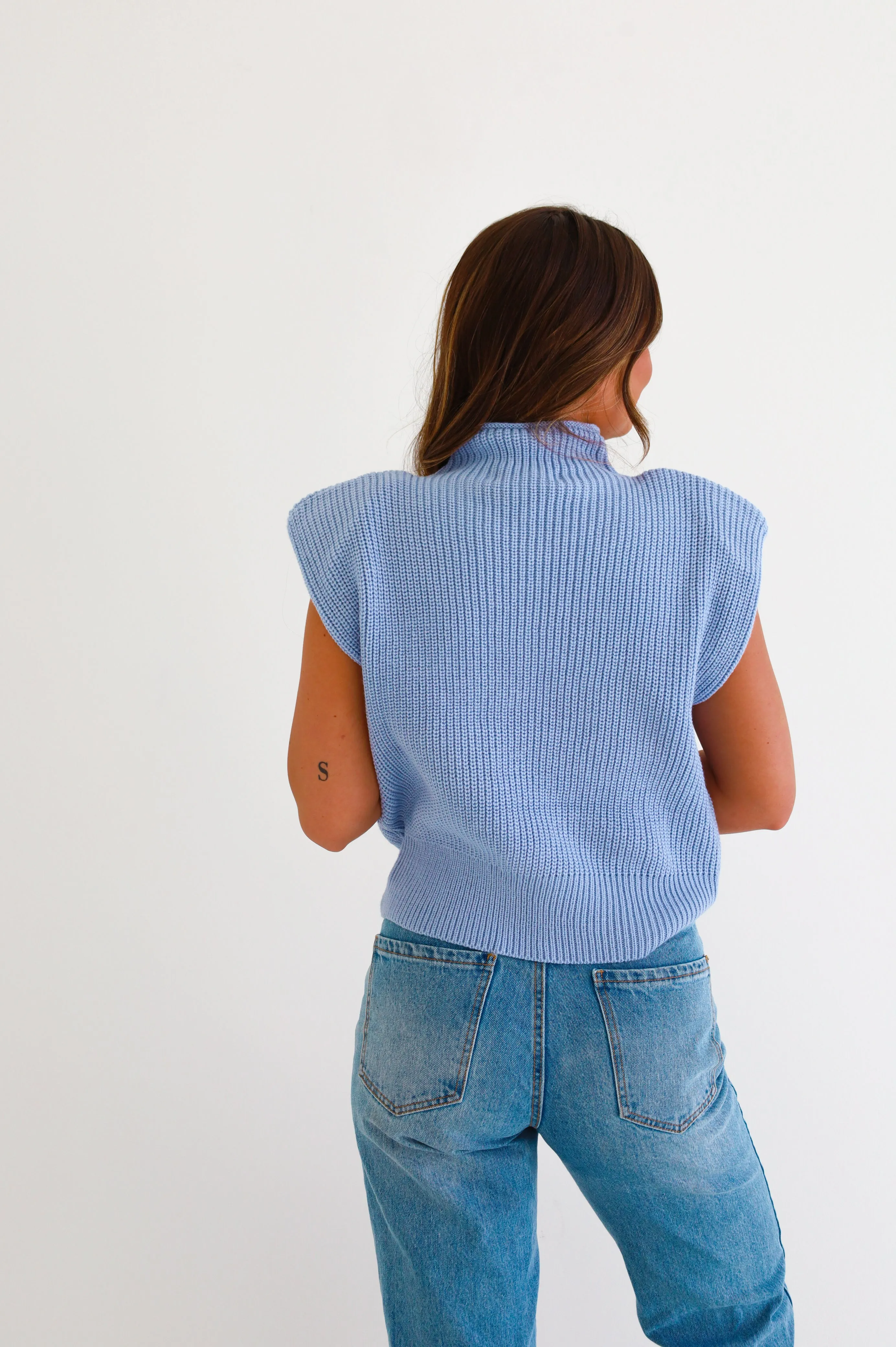 SKY BLUE KNIT SWEATER VEST