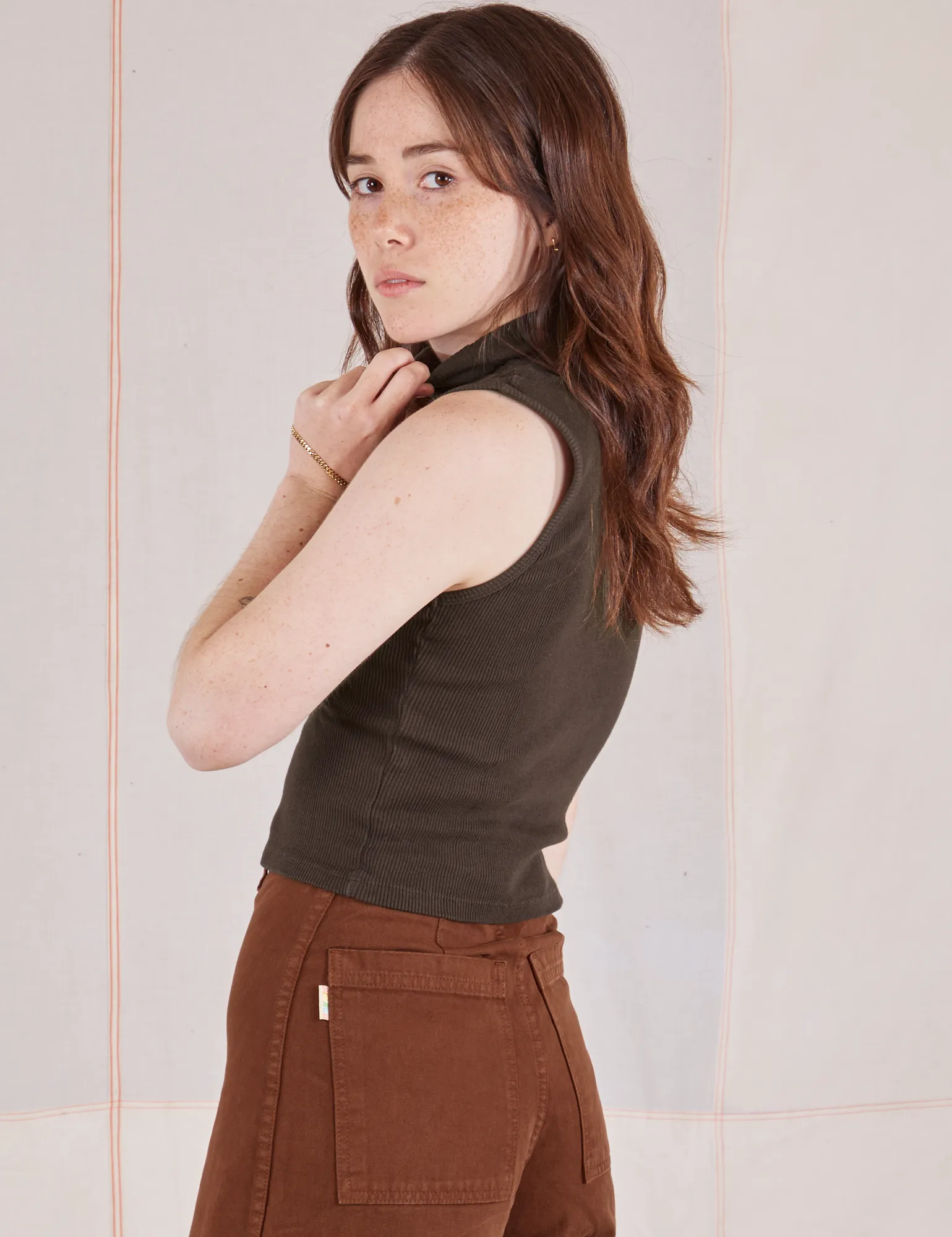 Sleeveless Essential Turtleneck - Espresso Brown