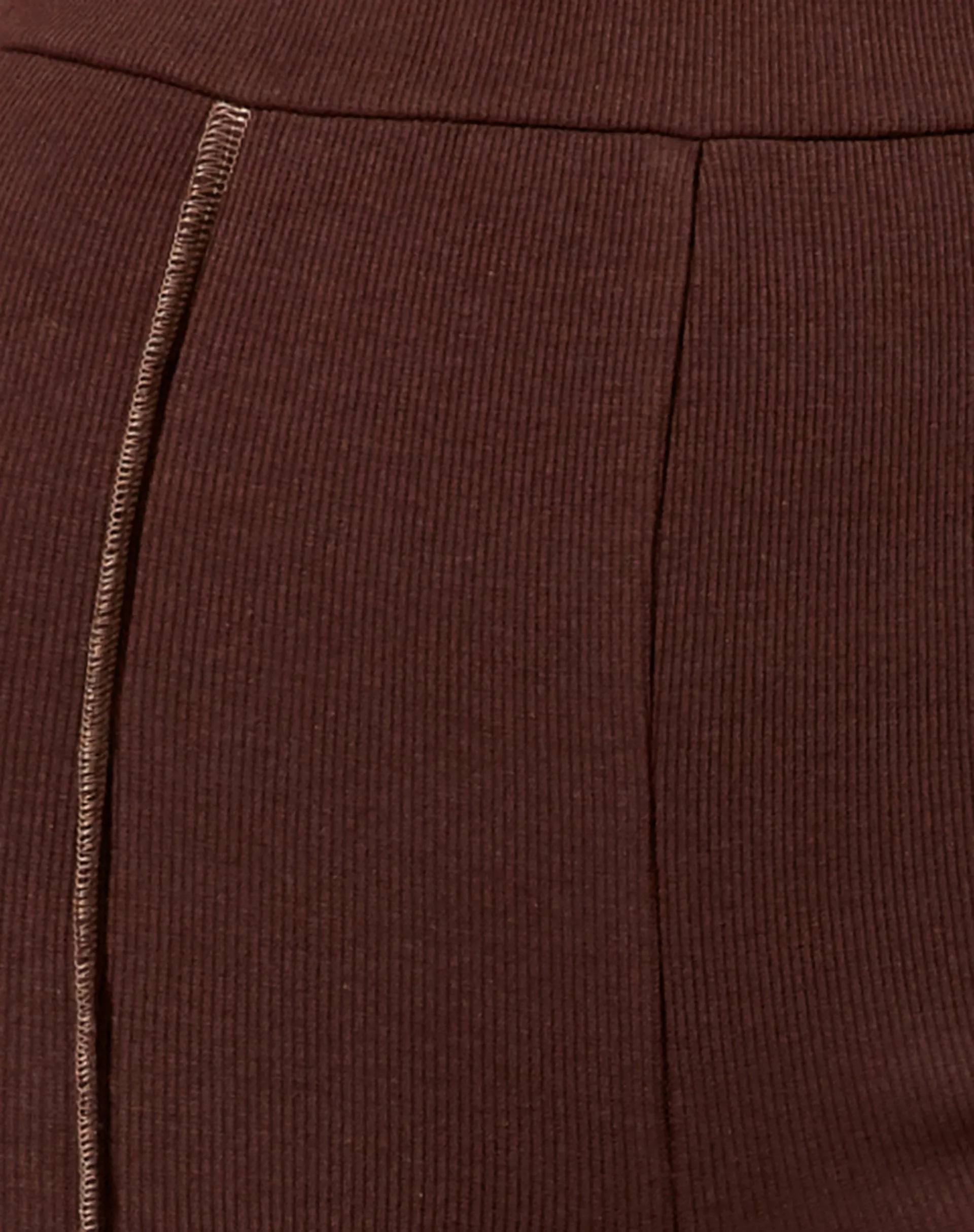 Xario Legging in Deep Mahogany with Lighter Brown Stitch